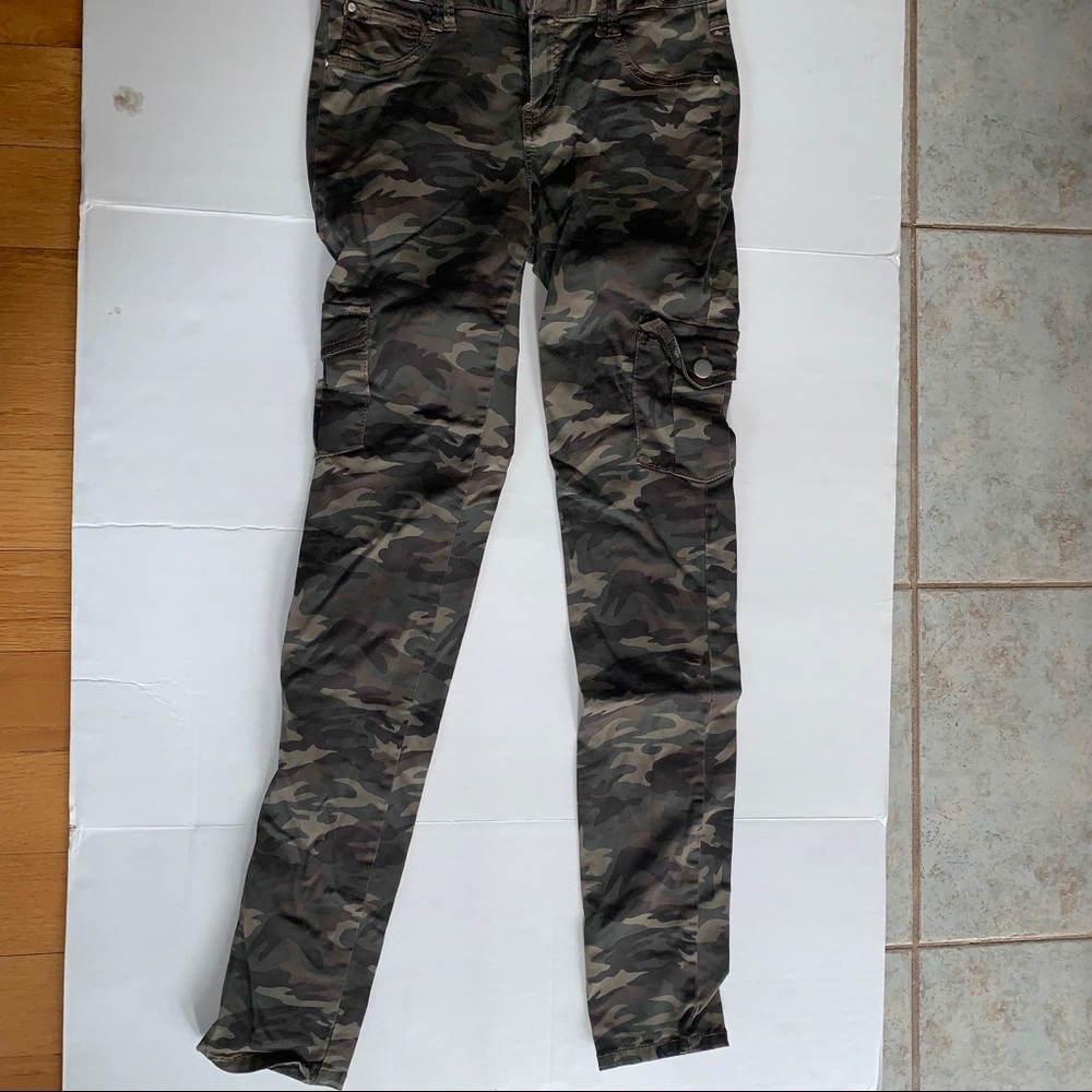 Camo pants only worn once!!